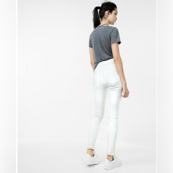 🔥HP🔥 White distressed high rise ankle jeans 👖 - Picture 8 of 8